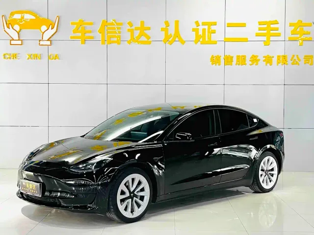 Tesla Model 3 — Фото автомобиля 2