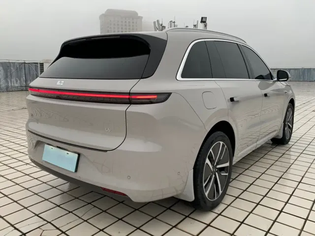 Li Auto L6 — Фото автомобиля 6