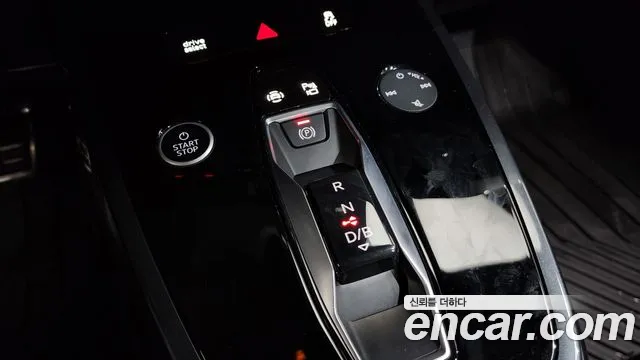 Audi Q4 e-tron — Фото автомобиля 2