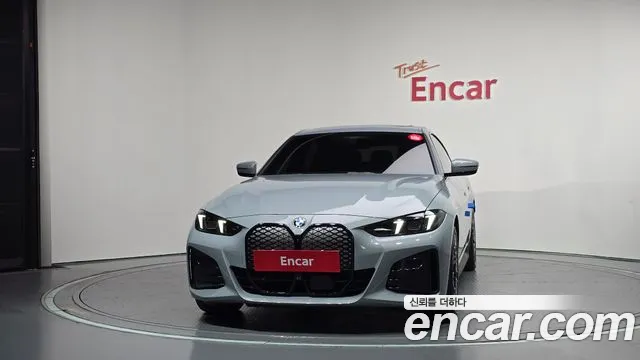 BMW i4 — Фото автомобиля 3