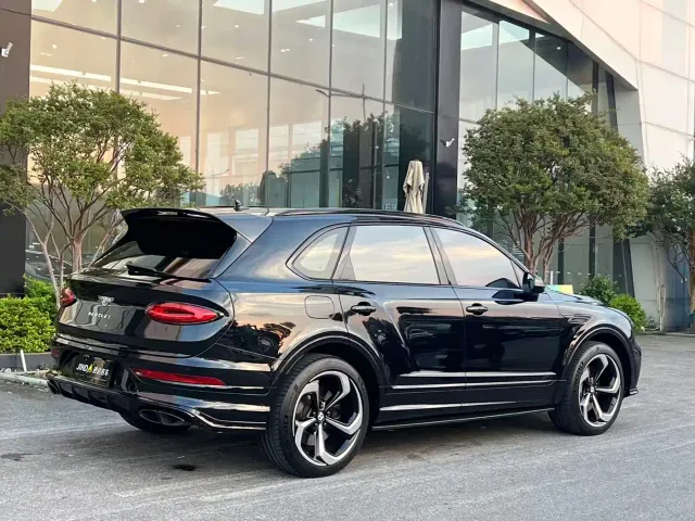 Bentley Bentayga — Фото автомобиля 9