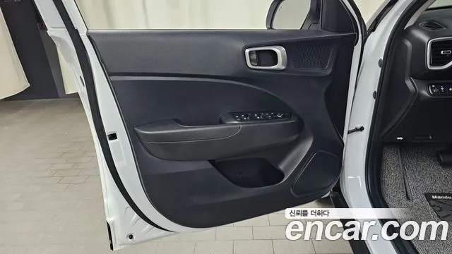 Hyundai Venue — Фото автомобиля 13