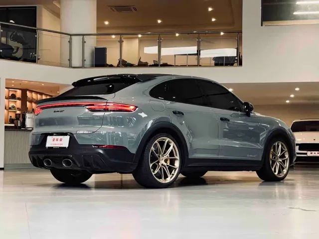 Porsche Cayenne — Фото автомобиля 13
