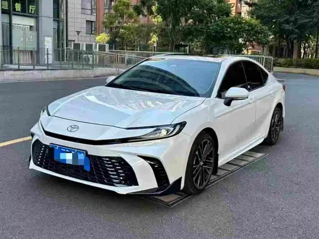 Toyota Camry — Фото автомобиля 2
