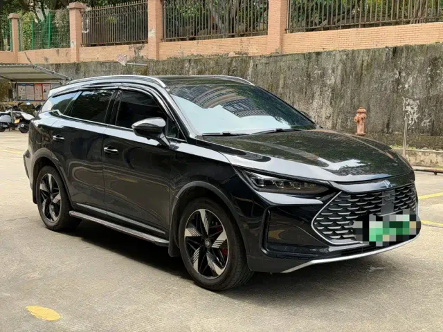 BYD Tang — Фото автомобиля 3