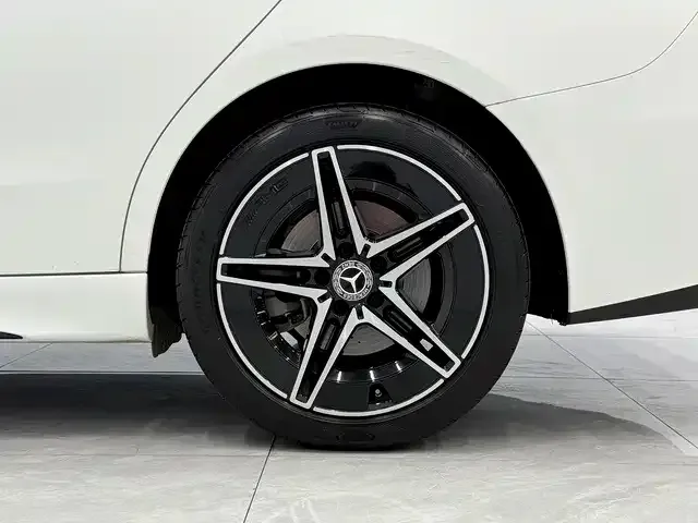 Mercedes-Benz C-Class — Фото автомобиля 12