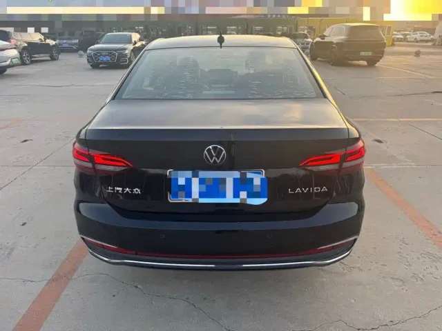 Volkswagen Lavida — Фото автомобиля 7