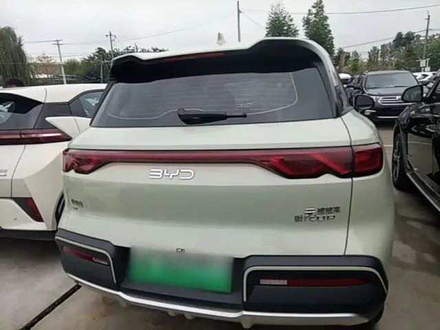 BYD Yuan UP — Фото автомобиля 5