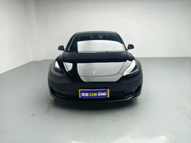 Tesla Model 3 — Фото автомобиля 3