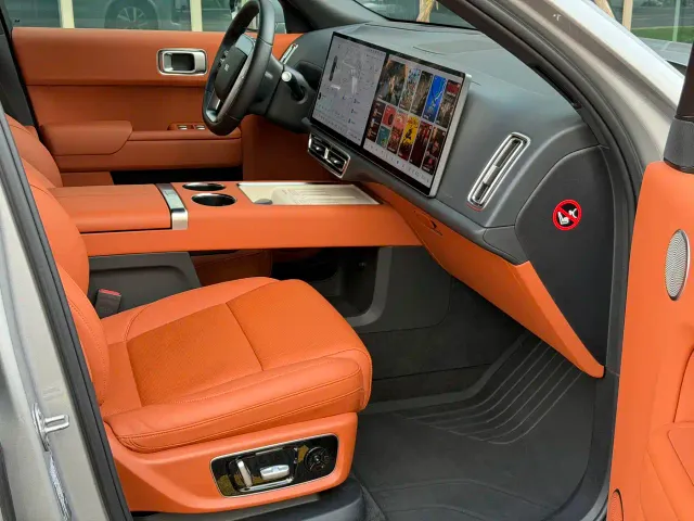 Li Auto L8 — Фото автомобиля 11