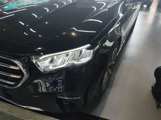 Mercedes-Benz E-Class — Фото автомобиля 17