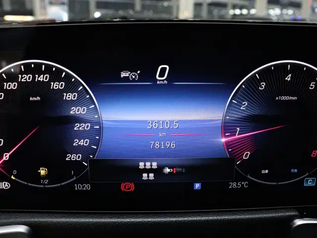 Mercedes-Benz GLB-Class — Фото автомобиля 16