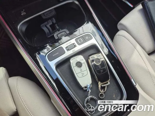Mercedes-Benz EQB X243 — Фото автомобиля 10