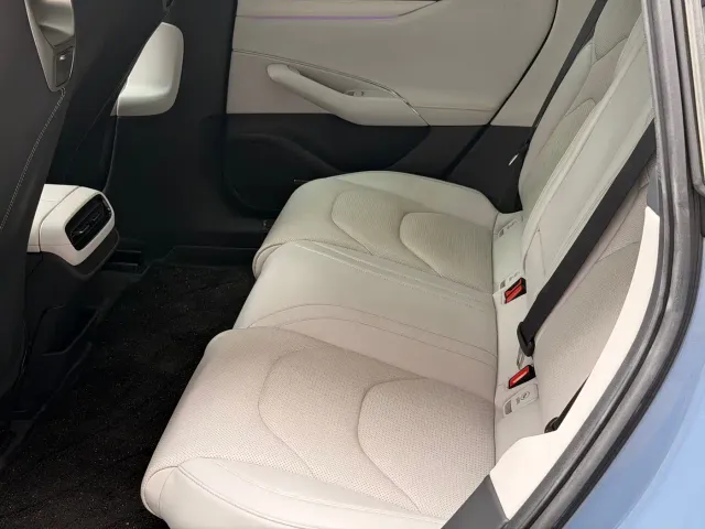 Xiaomi SU7 — Фото автомобиля 8
