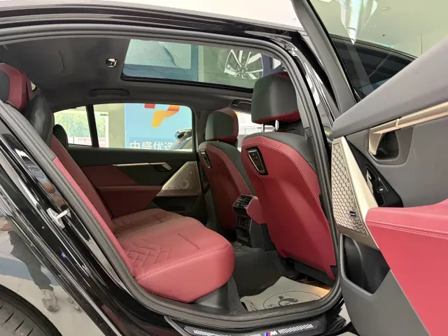BMW 5 Series — Фото автомобиля 17
