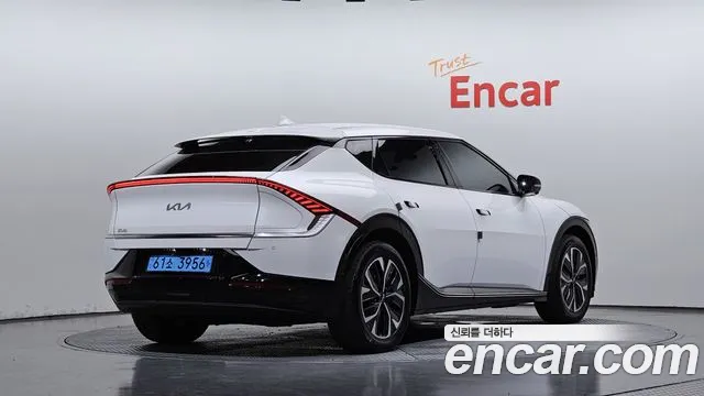 Kia EV6 — Фото автомобиля 2