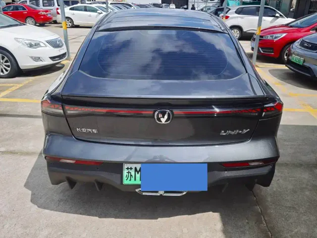 Changan UNI-V — Фото автомобиля 8