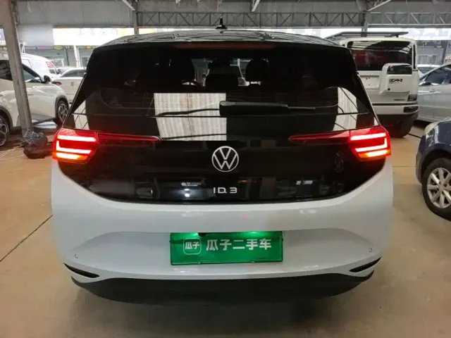 Volkswagen ID.3 — Фото автомобиля 5