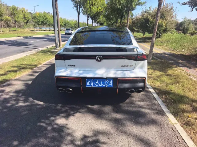 Changan UNI-V — Фото автомобиля 8