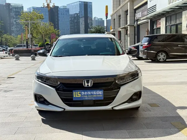 Honda Accord — Фото автомобиля 2