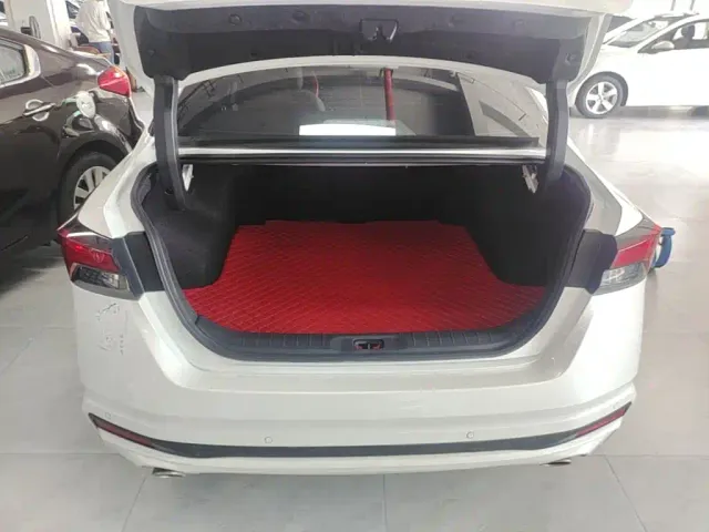 Nissan Teana — Фото автомобиля 18