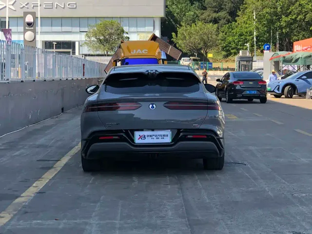 Denza Z9GT — Фото автомобиля 6