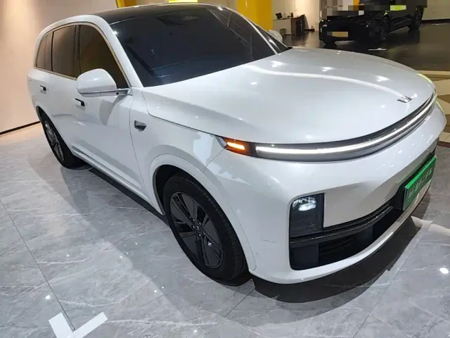 Li Auto L7 — Фото автомобиля 3