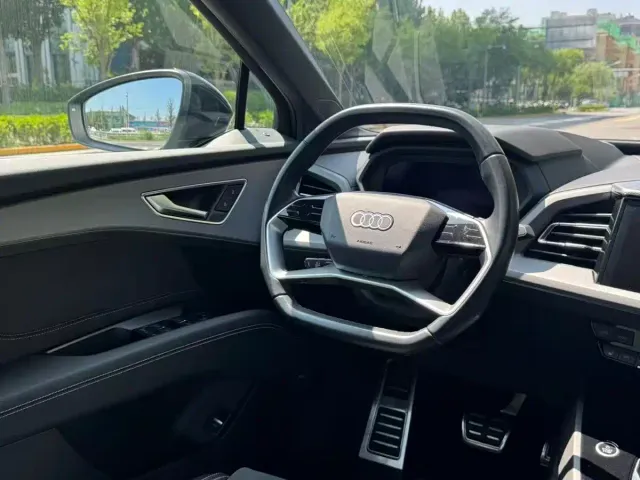 Audi Q5 e-tron — Фото автомобиля 15