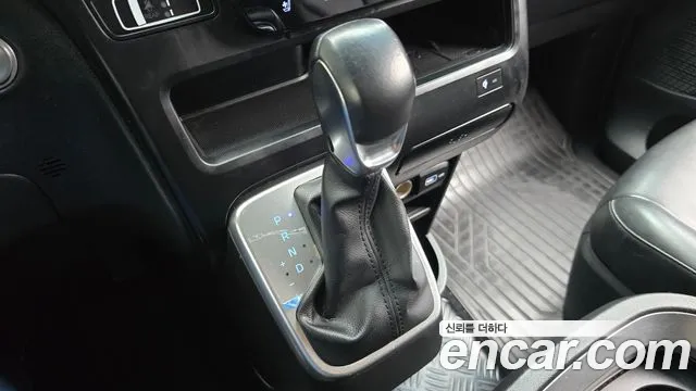 Hyundai Staria Staria Карго 5 мест — Фото автомобиля 9