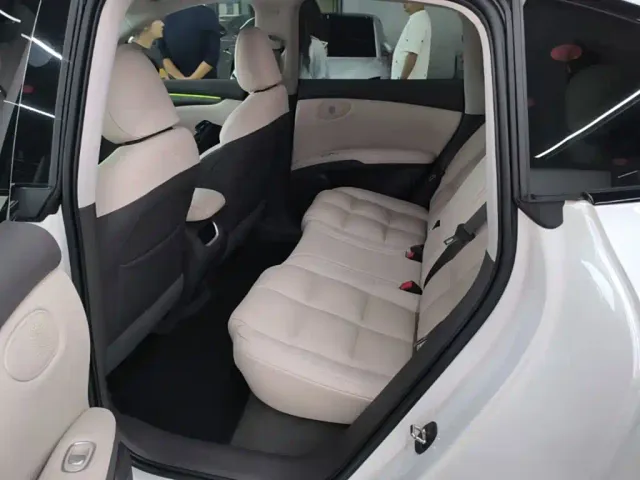 IM Motors LS6 — Фото автомобиля 16