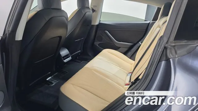 Tesla Model 3 — Фото автомобиля 17