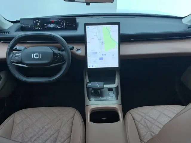 Changan Qiyuan A05 — Фото автомобиля 12