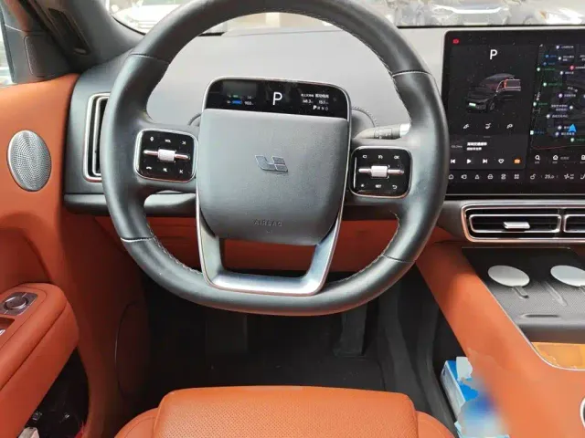 Li Auto L8 — Фото автомобиля 6