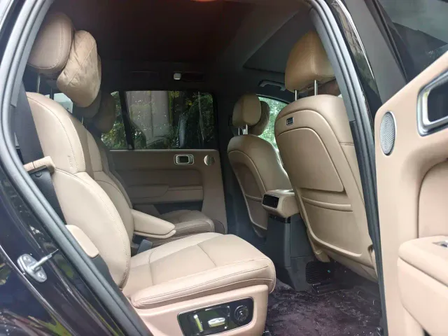 Li Auto L8 — Фото автомобиля 12
