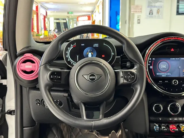 MINI Hatch — Фото автомобиля 15