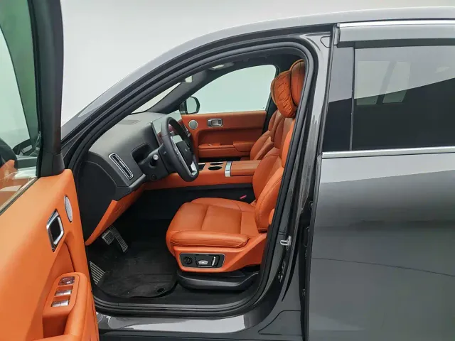 Li Auto L7 — Фото автомобиля 9