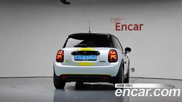 MINI Cooper Cooper Electric — Фото автомобиля 3