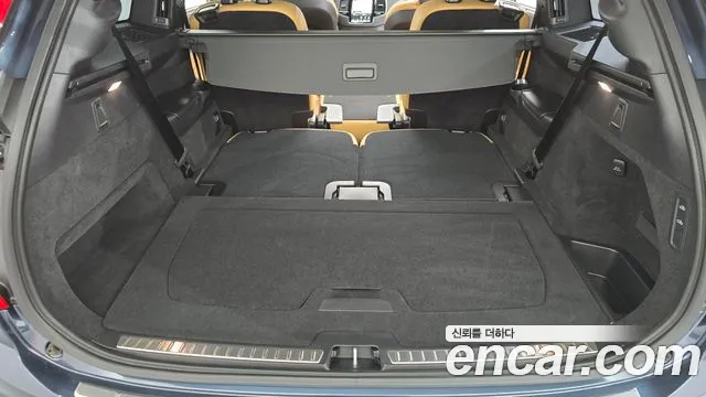 Volvo XC90 — Фото автомобиля 22