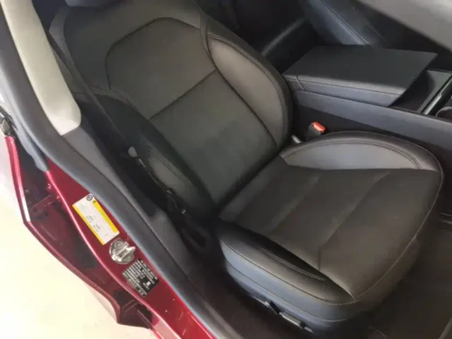 Tesla Model 3 — Фото автомобиля 24