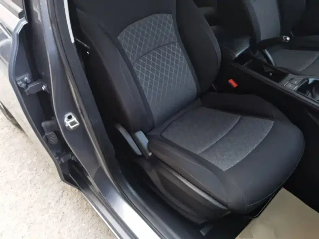 Roewe i5 — Фото автомобиля 24