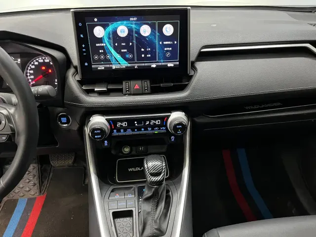 Toyota Wildlander — Фото автомобиля 11