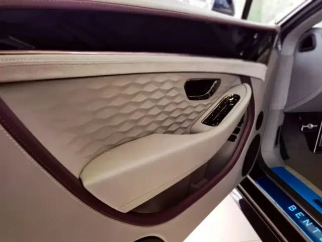 Bentley Continental Plug-in Hybrid — Фото автомобиля 5
