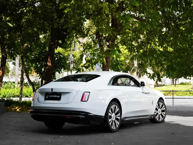 Rolls-Royce Spectre — Фото автомобиля 20