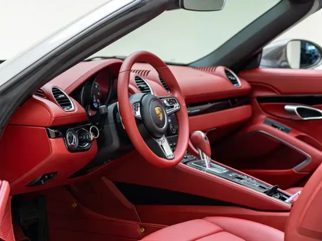 Porsche 718 — Фото автомобиля 10