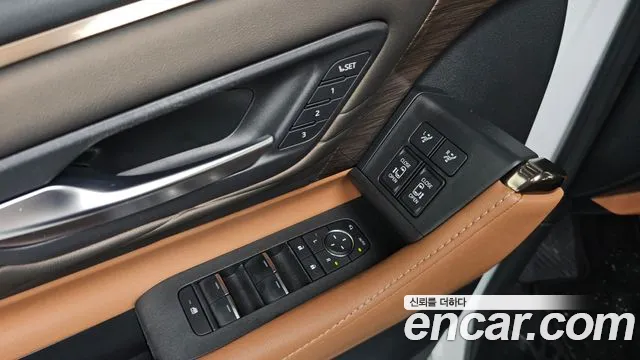 Toyota Alphard — Фото автомобиля 16
