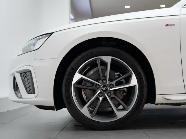 Audi A4L — Фото автомобиля 8