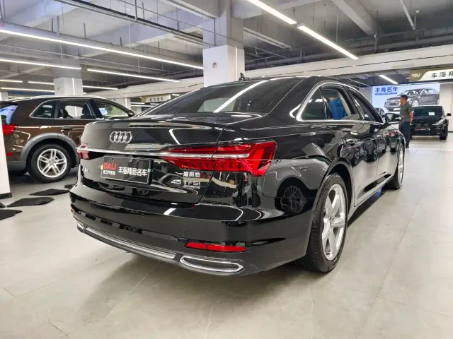 Audi A6L — Фото автомобиля 11