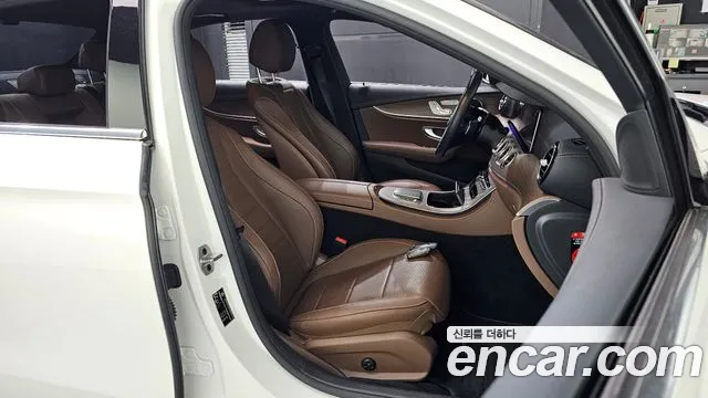 Mercedes-Benz E-Class W213 — Фото автомобиля 12