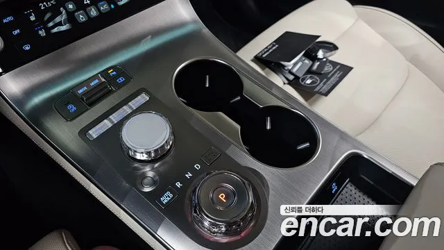 Genesis GV70 — Фото автомобиля 11