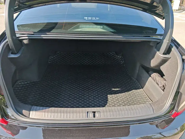 Volkswagen Passat — Фото автомобиля 9